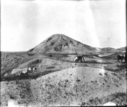 Gertrude Bell's photo of the Nimrud ziggurat, 1909